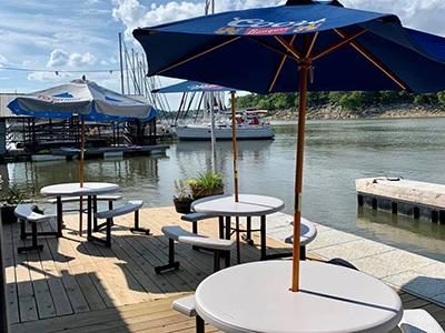 Patio Dining at the Oarhouse at Redbud Marina